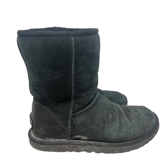 Ugg Classic Cozy Short Boot, 5825, Black, Size 9 - Picture 9 of 9